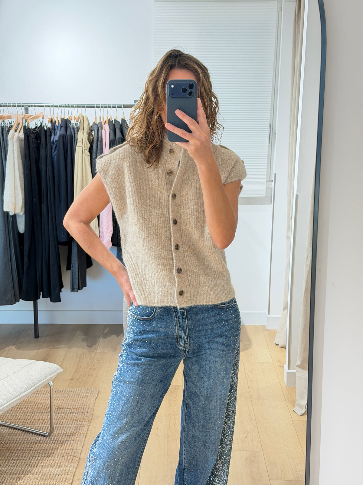 PULL SANS MANCHES B2031
