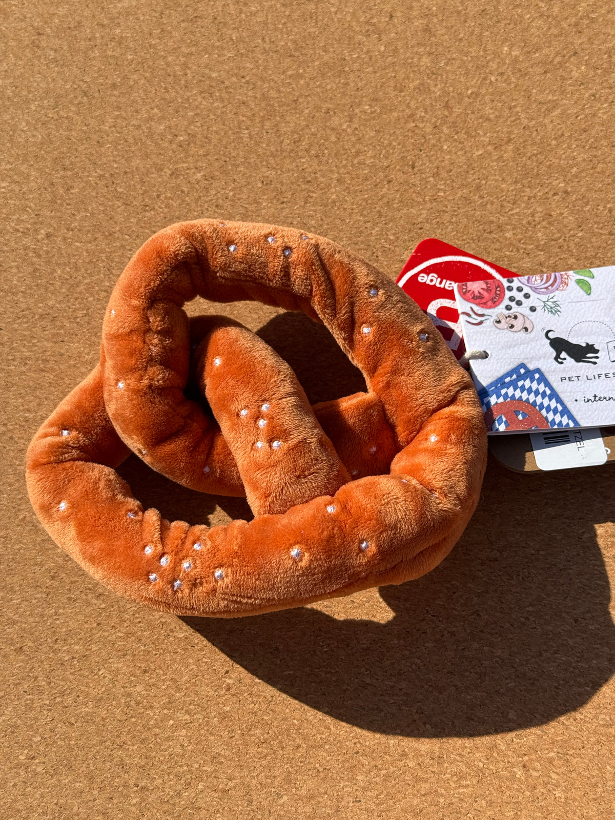 JOUET CHIEN BRETZEL 🥨