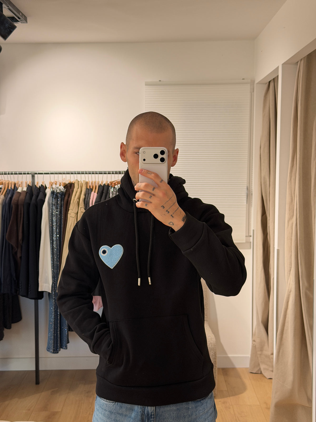 SWEAT À CAPUCHE 2118