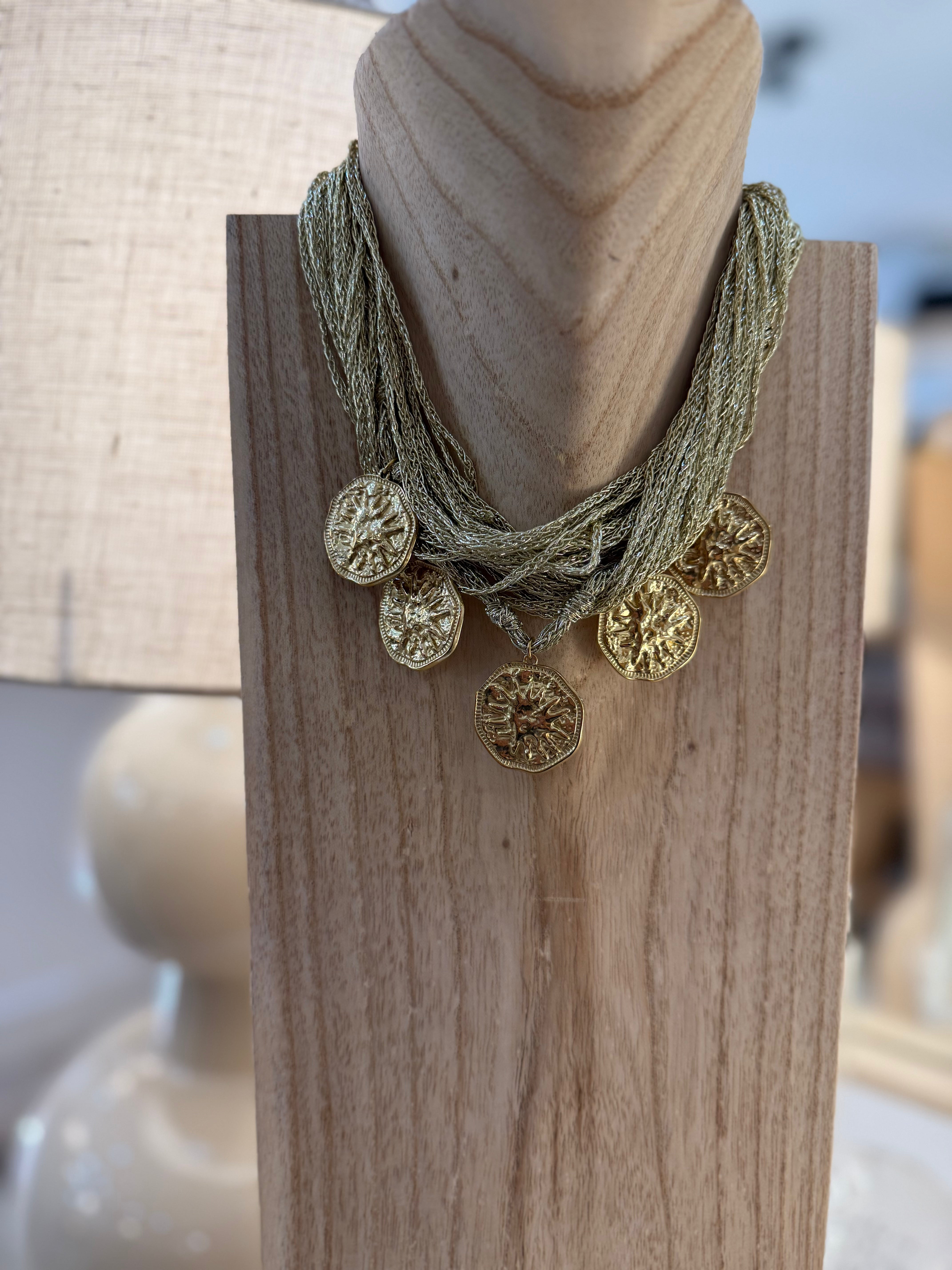 Collier doré 660110