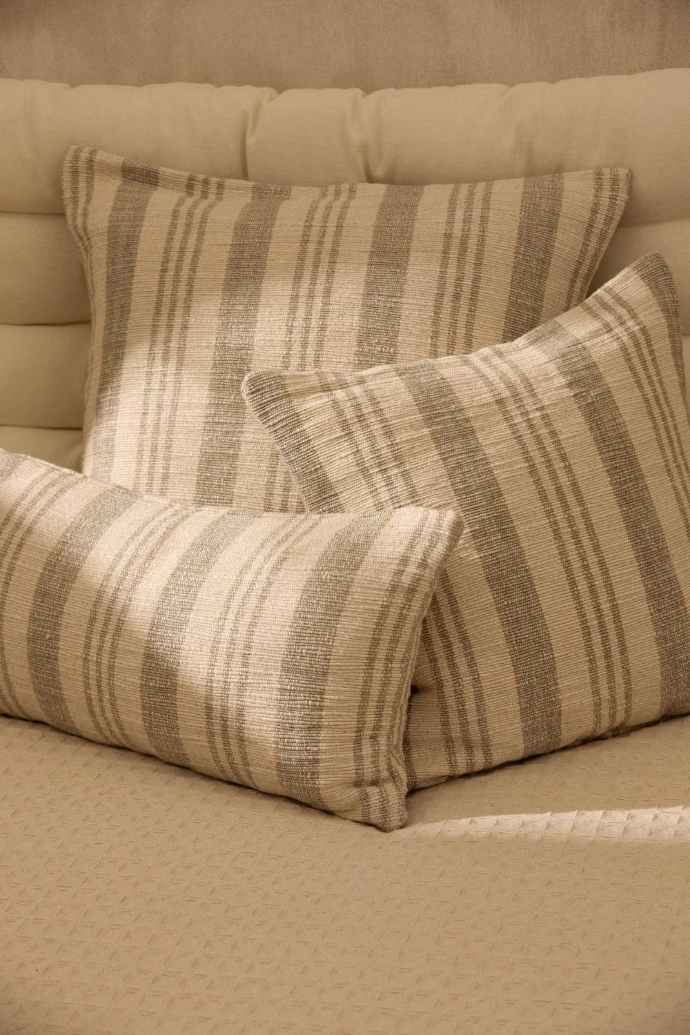 HOUSSE DE COUSSIN EN RAYURES BACOLI￼