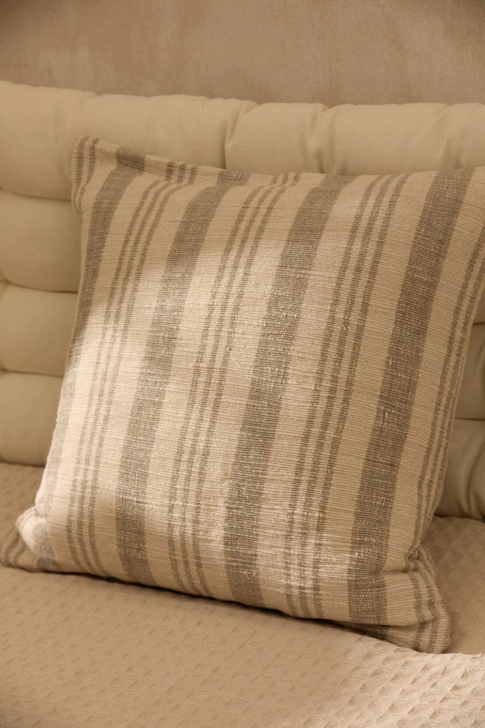 HOUSSE DE COUSSIN EN RAYURES BACOLI￼